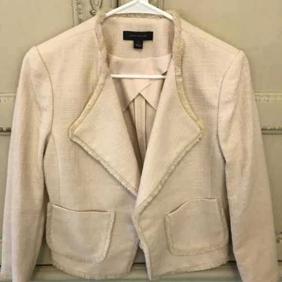 Cream Color Ann Taylor Fitted Blazer Size Small - Picture 1 of 3